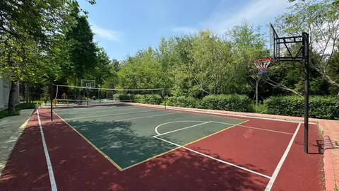 Basketbol va voleybol maydonchasi