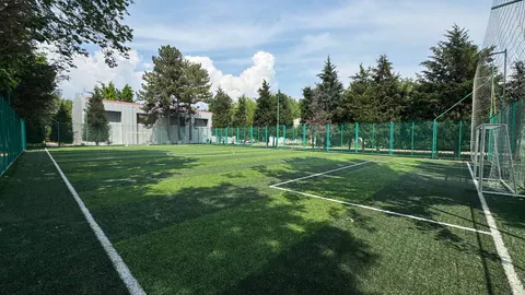 Futbol maydoni