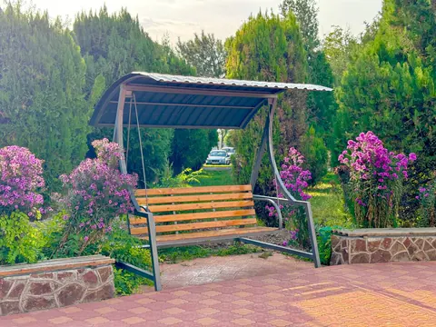 Gullar orasidagi bogʻ argʻimchogʻi